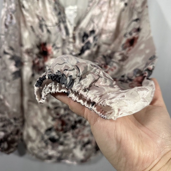 NWT $110 White House Black Market [ Plus 20W ] Silk Burnout Floral Blouses‎ - Picture 11 of 15